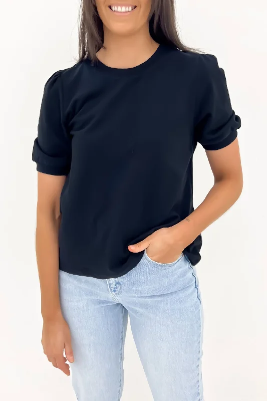 V-Neck T-ShirtsIngrid Tee Black