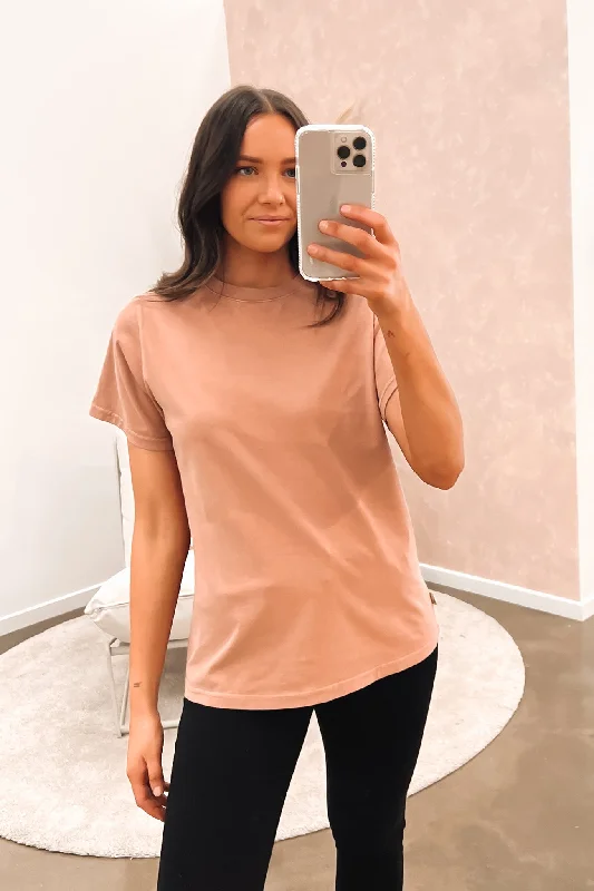 Gym T-ShirtsLeni Drop Tee Tan